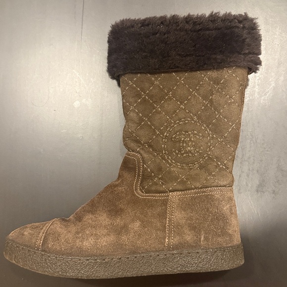 Chanel Interlocking CC Logo Suede Boots - Picture 8 of 11